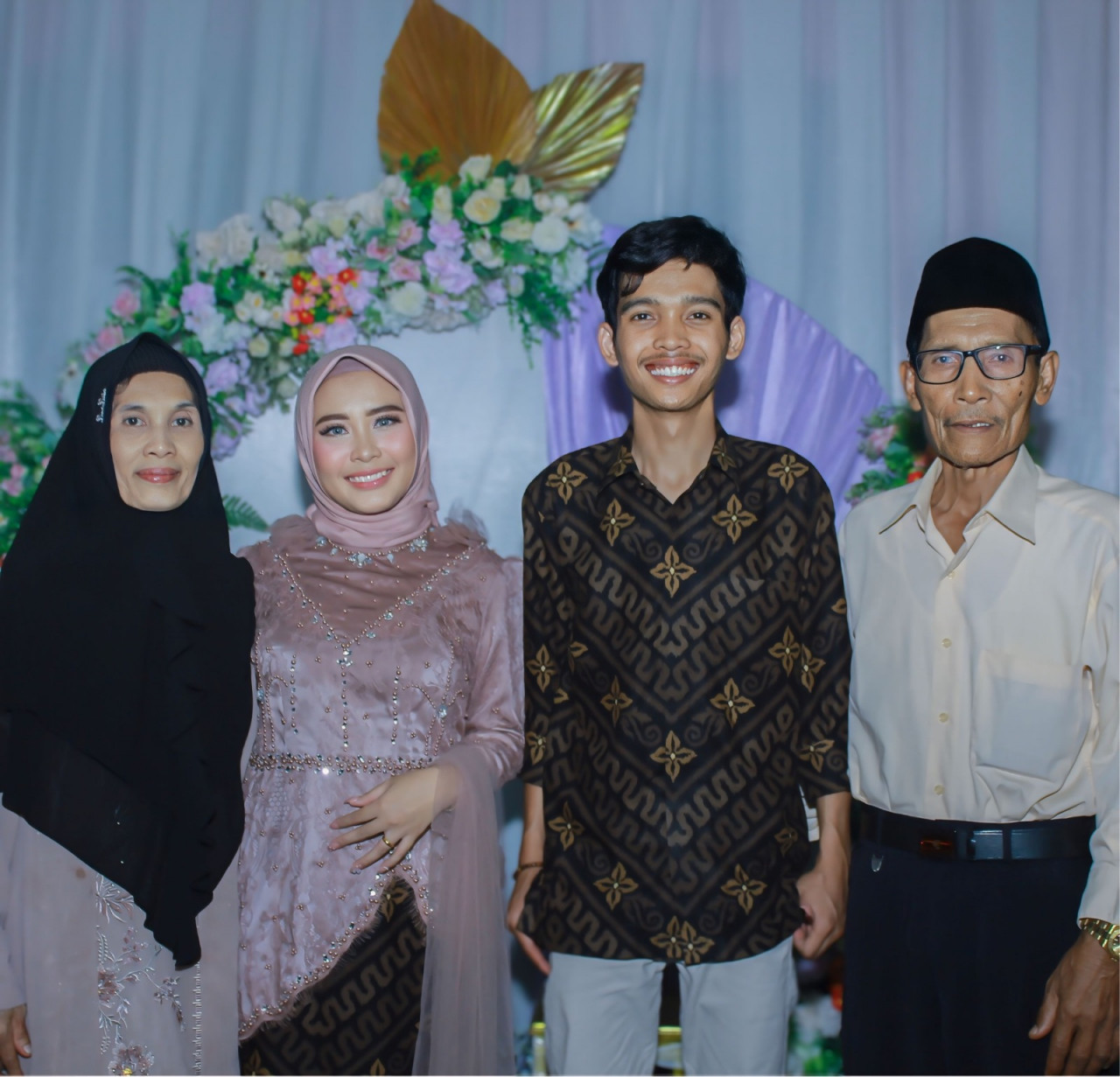 281828-gallery-NMzM3aJI4f.jpg