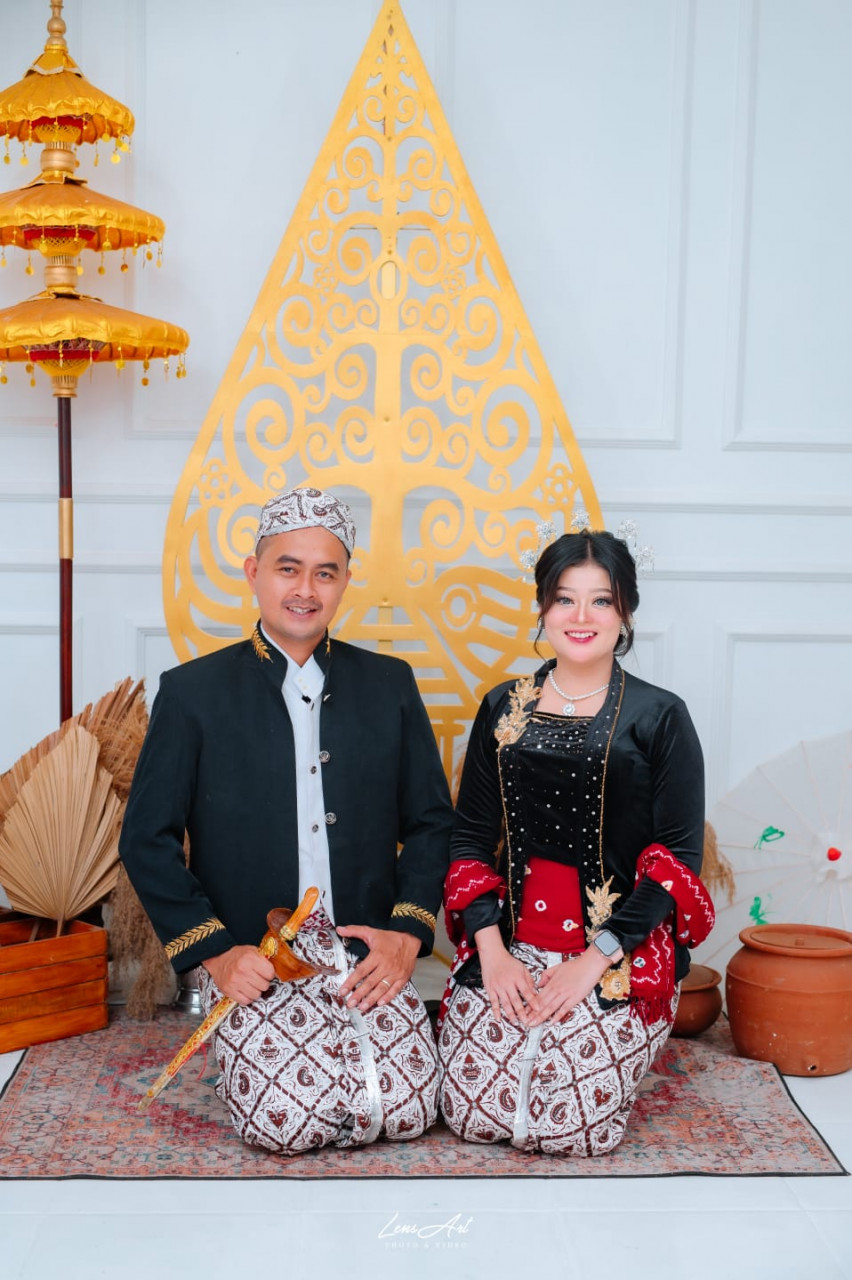 couple-1690953166.png