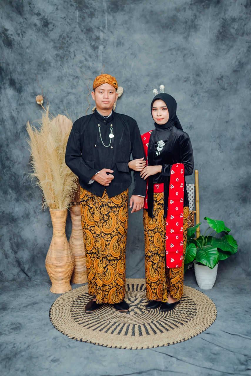 couple-1690953166.png