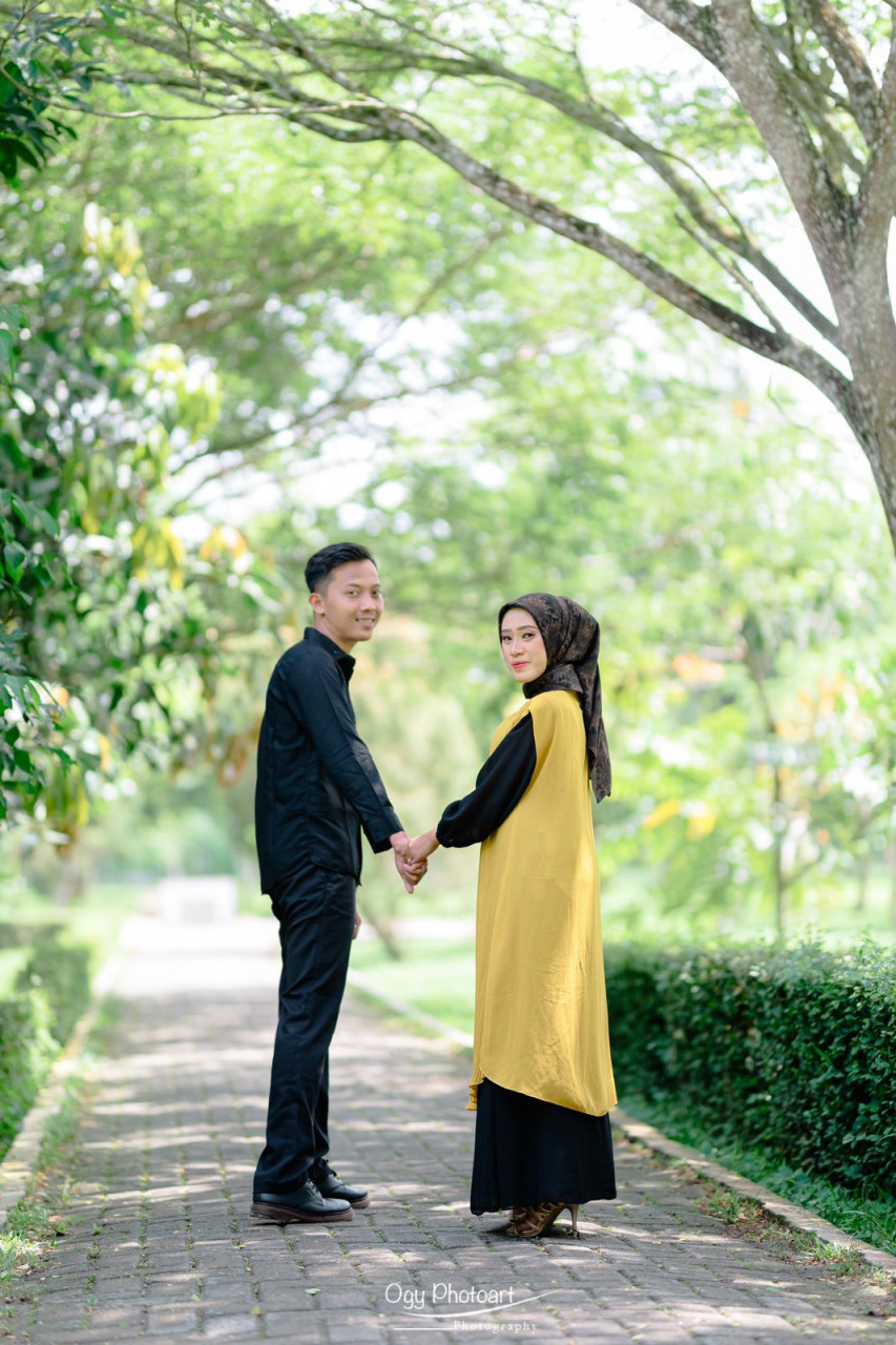 couple-1690953166.png