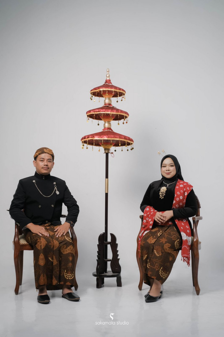 couple-1690953166.png