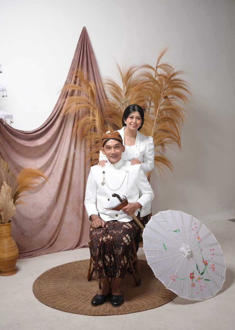 couple-1690953166.png