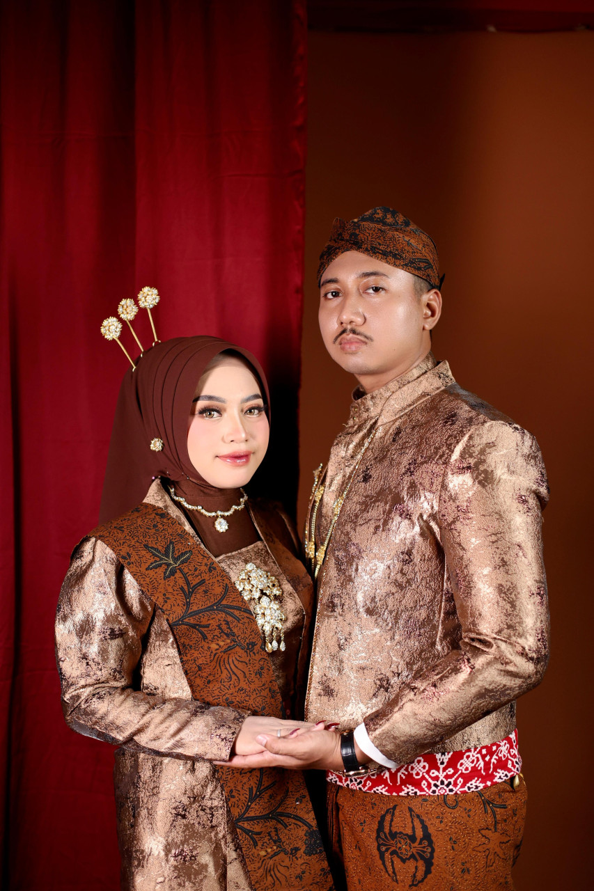 couple-1690953166.png