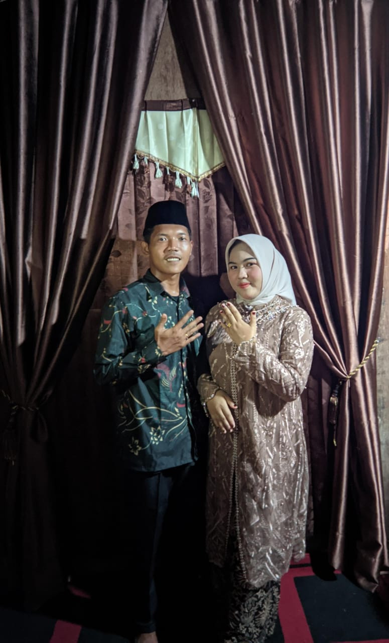 couple-1690953166.png