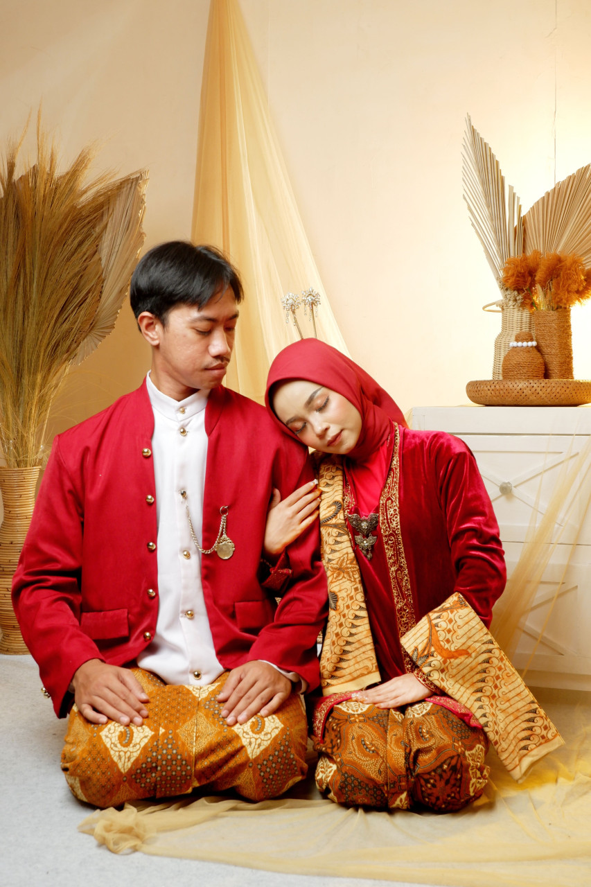 couple-1690953166.png