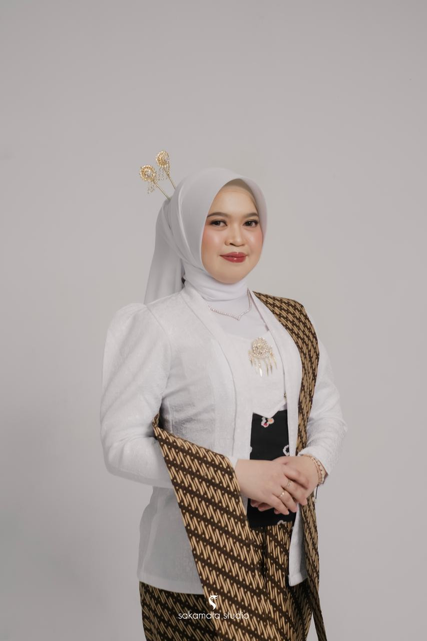 female-1-1687991981.webp
