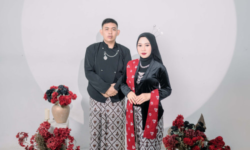 Munir & Sephia